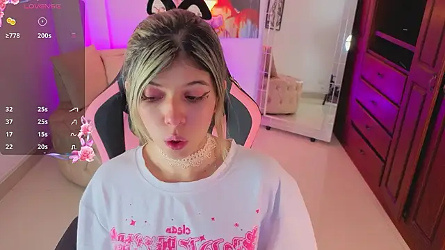 NATAASHA    online show from February 2026 07:11:01 PM