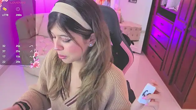 Snapshot of NATAASHA___ chatting on November 2025 03:22:01 AM NATAASHA online show from November 2025 03:22:01 AM