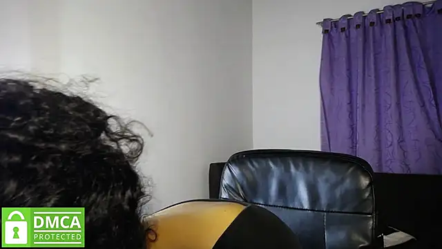 Snapshot of Mr_MrsCurie chatting on October 2025 10:43:02 PM Mr MrsCurie online show from October 2025 10:43:02 PM