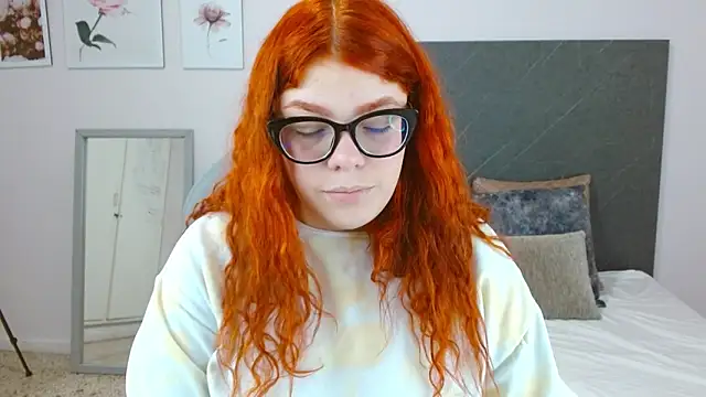 Snapshot of lucie_nicolls chatting on February 2025 08:24:01 PM lucie nicolls online show from February 2025 08:24:01 PM