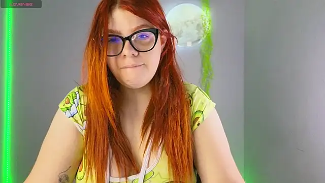 Snapshot of lucie_nicolls chatting on February 2025 07:38:02 PM lucie nicolls online show from February 2025 07:38:02 PM