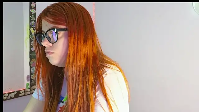 Snapshot of lucie_nicolls chatting on February 2025 07:49:01 PM lucie nicolls online show from February 2025 07:49:01 PM