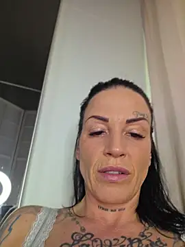 Snapshot of EmilyDiazofficial chatting on June 2026 11:10:01 AM EmilyDiazofficial online show from June 2026 11:10:01 AM