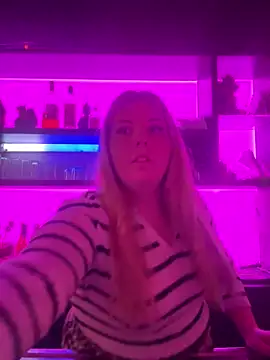 Snapshot of LizzyLush_ chatting on March 2025 10:04:02 PM LizzyLush  online show from March 2025 10:04:02 PM