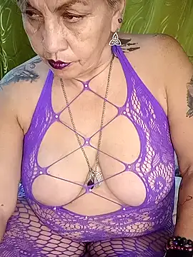 Snapshot of DirtyBIianca chatting on October 2025 11:57:02 PM DirtyBIianca online show from October 2025 11:57:02 PM