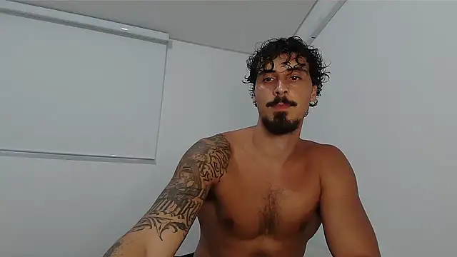 Snapshot of milkoffe chatting on February 2026 09:55:02 PM milkoffe online show from February 2026 09:55:02 PM