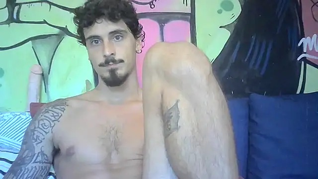 Snapshot of milkoffe chatting on March 2025 09:05:02 PM milkoffe online show from March 2025 09:05:02 PM