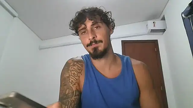 Snapshot of milkoffe chatting on February 2026 09:54:01 PM milkoffe online show from February 2026 09:54:01 PM