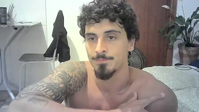 Snapshot of milkoffe chatting on March 2025 09:48:02 PM milkoffe online show from March 2025 09:48:02 PM