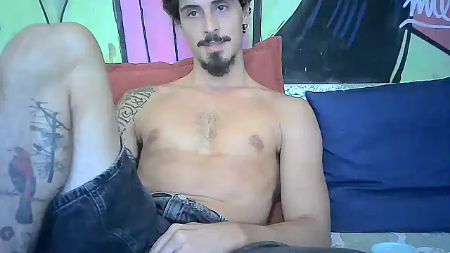 Snapshot of milkoffe chatting on February 2025 07:26:02 PM milkoffe online show from February 2025 07:26:02 PM