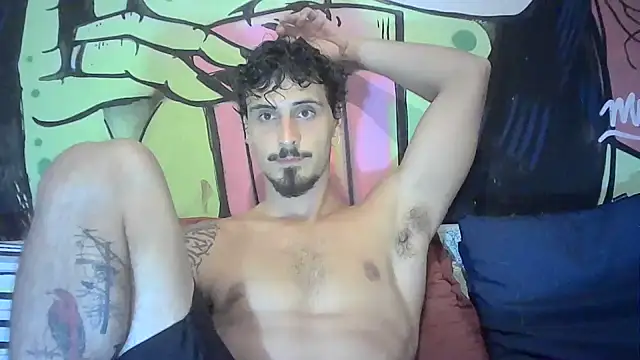 Snapshot of milkoffe chatting on March 2025 03:10:02 AM milkoffe online show from March 2025 03:10:02 AM