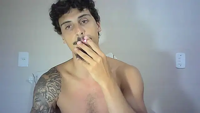 Snapshot of milkoffe chatting on January 2025 12:05:02 AM milkoffe online show from January 2025 12:05:02 AM