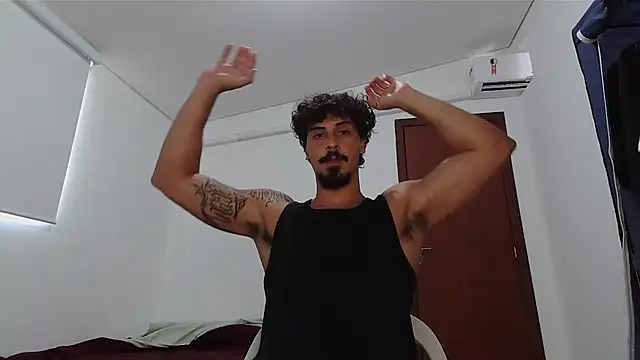 Snapshot of milkoffe chatting on February 2026 01:55:02 PM milkoffe online show from February 2026 01:55:02 PM