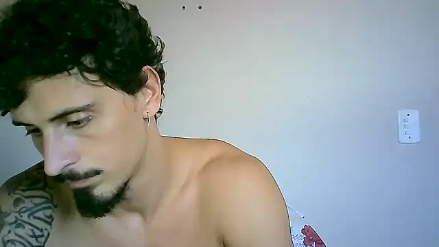 Snapshot of milkoffe chatting on January 2025 01:56:02 PM milkoffe online show from January 2025 01:56:02 PM