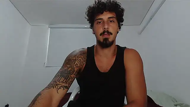 Snapshot of milkoffe chatting on February 2026 01:57:02 PM milkoffe online show from February 2026 01:57:02 PM