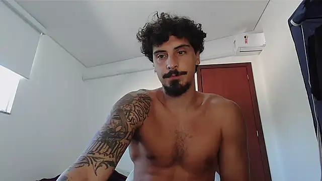 Snapshot of milkoffe chatting on February 2026 01:44:01 PM milkoffe online show from February 2026 01:44:01 PM