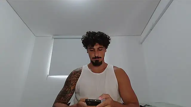 Snapshot of milkoffe chatting on February 2026 03:12:02 PM milkoffe online show from February 2026 03:12:02 PM