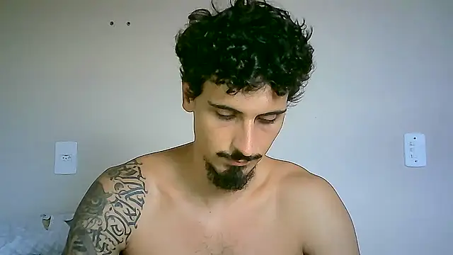 Snapshot of milkoffe chatting on January 2025 02:14:01 PM milkoffe online show from January 2025 02:14:01 PM