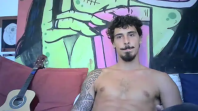 Snapshot of milkoffe chatting on March 2025 02:01:02 PM milkoffe online show from March 2025 02:01:02 PM