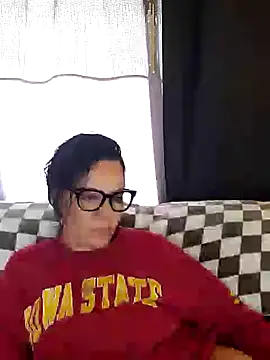 SidneyRaee online show from March 2025 06:00:01 PM