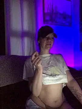 SidneyRaee online show from September 2025 12:33:01 PM