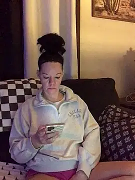 SidneyRaee online show from November 2025 01:22:02 PM