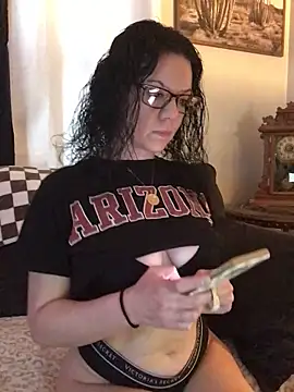 SidneyRaee online show from December 2025 03:49:01 PM