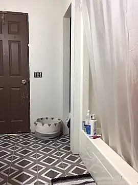 SidneyRaee online show from October 2025 12:18:01 PM