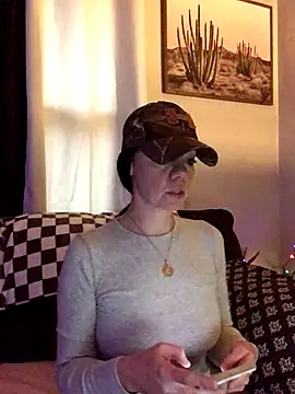 SidneyRaee online show from November 2025 06:19:01 PM