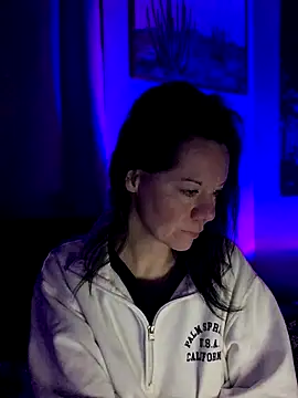 SidneyRaee online show from November 2025 11:37:01 AM