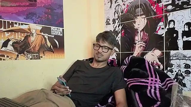 Snapshot of just_fucks chatting on April 2026 05:28:02 PM just fucks online show from April 2026 05:28:02 PM