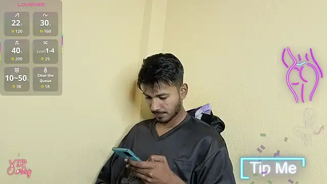 Snapshot of just_fucks chatting on February 2026 07:00:01 PM just fucks online show from February 2026 07:00:01 PM