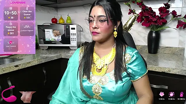 lakshmiraniii online show from February 2025 06:26:02 PM