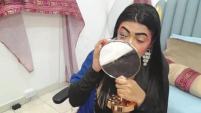lakshmiraniii online show from October 2025 11:33:01 AM
