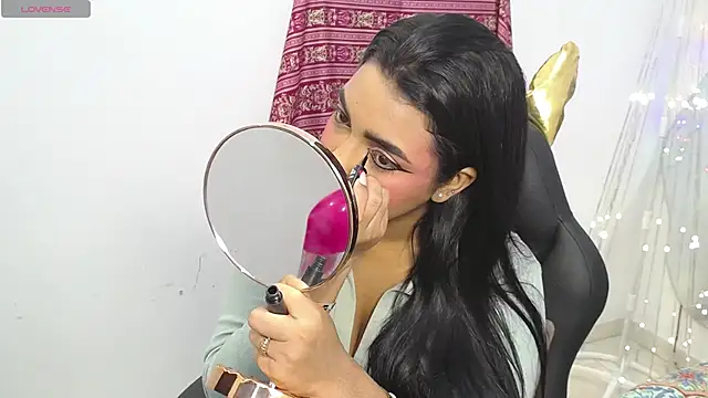 lakshmiraniii online show from November 2025 11:46:02 AM