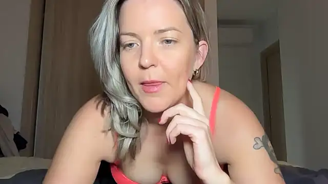Snapshot of naughtyhollyxxxx chatting on February 2025 03:26:01 PM naughtyhollyxxxx online show from February 2025 03:26:01 PM