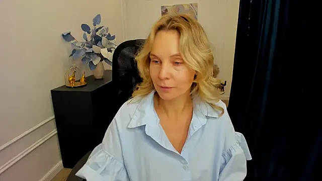 Snapshot of Sinty_Devis chatting on November 2025 11:33:02 AM Sinty Devis online show from November 2025 11:33:02 AM