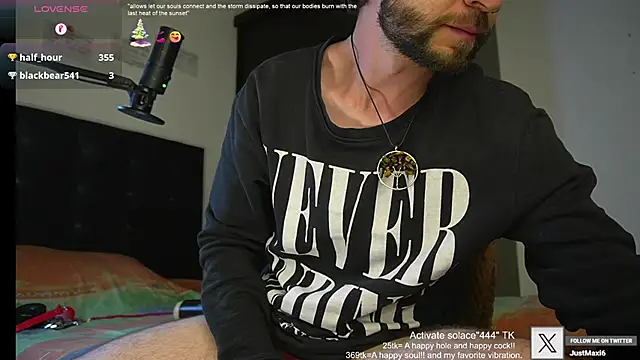 Snapshot of just_maxii chatting on February 2025 01:41:02 AM just maxii online show from February 2025 01:41:02 AM