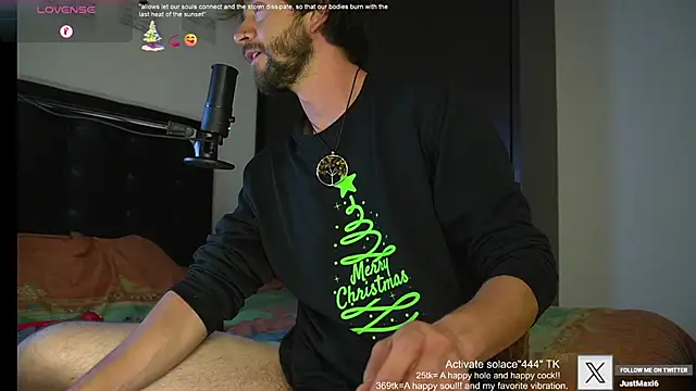 Snapshot of just_maxii chatting on January 2025 10:19:01 PM just maxii online show from January 2025 10:19:01 PM