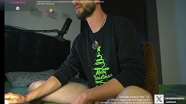 Snapshot of just_maxii chatting on March 2025 11:12:02 PM just maxii online show from March 2025 11:12:02 PM