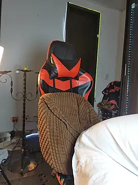 just maxii online show from April 2026 09:21:02 PM