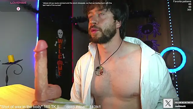 Snapshot of just_maxii chatting on October 2025 12:45:01 AM just maxii online show from October 2025 12:45:01 AM