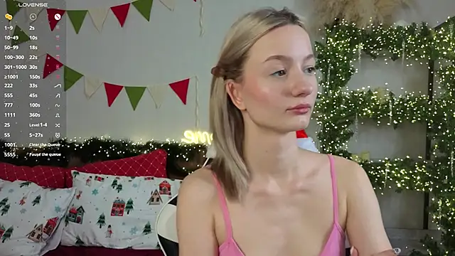 Snapshot of IdaValenti chatting on December 2025 11:07:01 PM IdaValenti online show from December 2025 11:07:01 PM