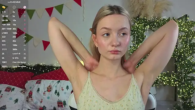 Snapshot of IdaValenti chatting on December 2025 11:09:01 PM IdaValenti online show from December 2025 11:09:01 PM