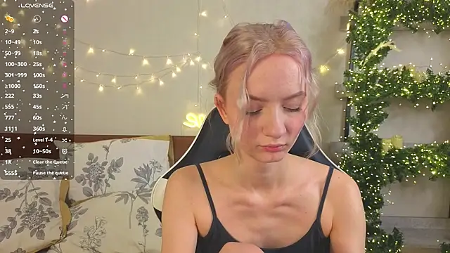 Snapshot of IdaValenti chatting on February 2026 11:13:02 PM IdaValenti online show from February 2026 11:13:02 PM