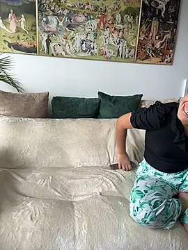 Nina-Eros1 online show from November 2025 06:07:02 PM