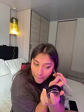 Nina-Eros1 online show from May 2026 05:44:02 PM