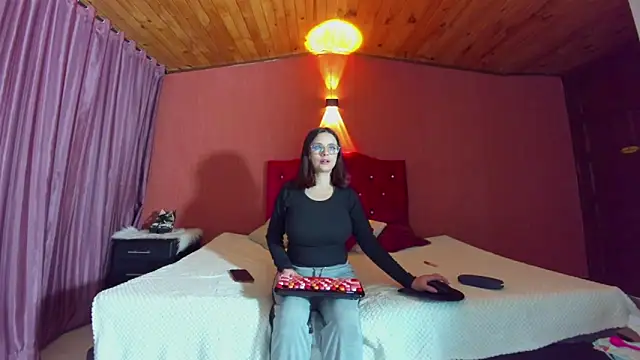 kassandra james online show from January 2026 12:03:02 AM