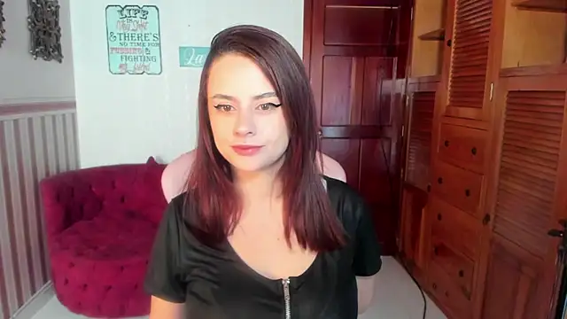 kassandra james online show from November 2025 11:58:02 AM