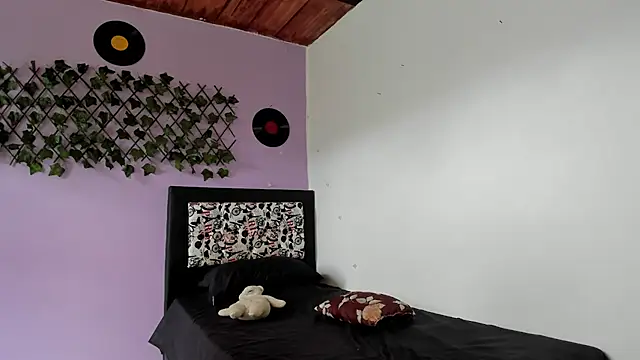 kassandra james online show from February 2025 03:04:02 PM